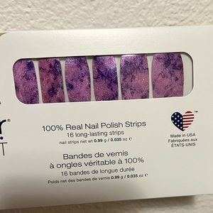 Color Street out of quartz nail strips